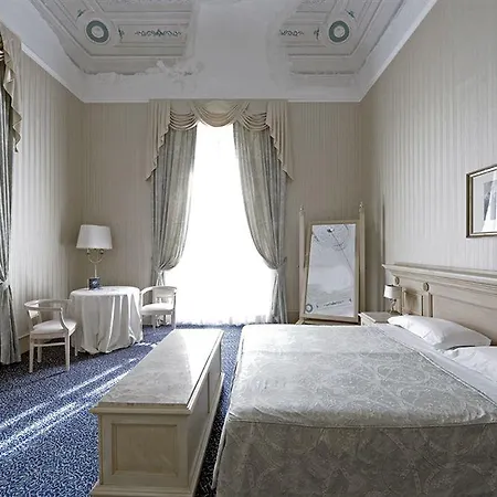 Castello Chiola Dimora Storica 4*