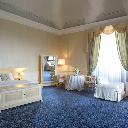 Castello Chiola Dimora Storica Hotel 4*