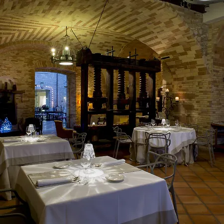 Hotel Castello Chiola Dimora Storica 4*