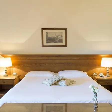 Castello Chiola Dimora Storica 4* 洛雷托·阿普鲁蒂诺