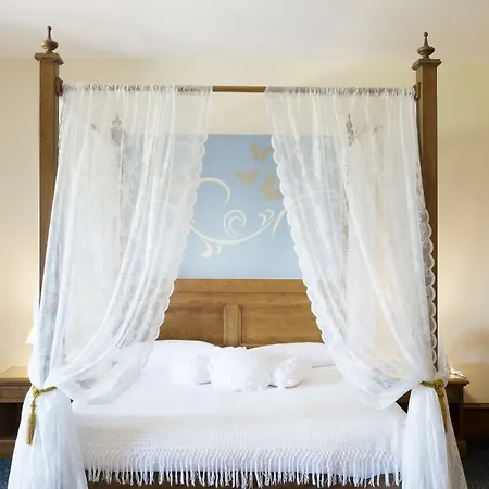 Castello Chiola Dimora Storica 4*