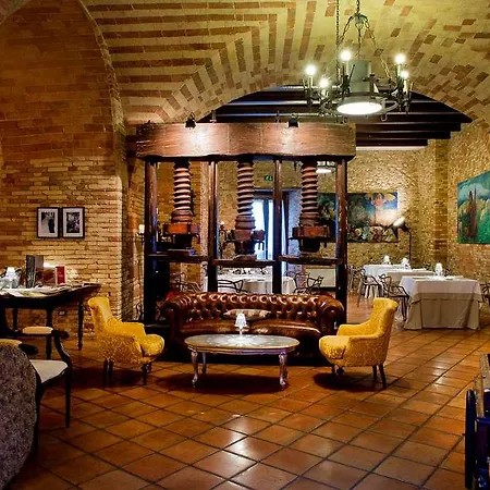 Castello Chiola Dimora Storica 4*