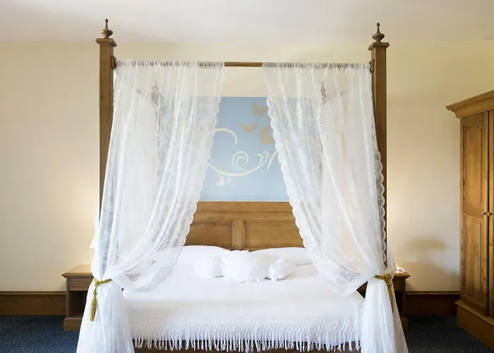 Castello Chiola Dimora Storica 4*